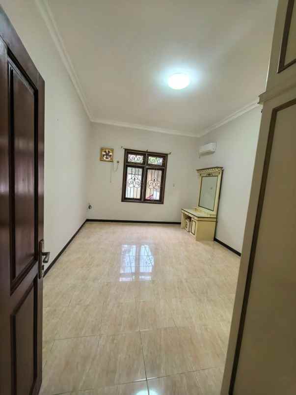 dijual rumah villa bukit mas monaco