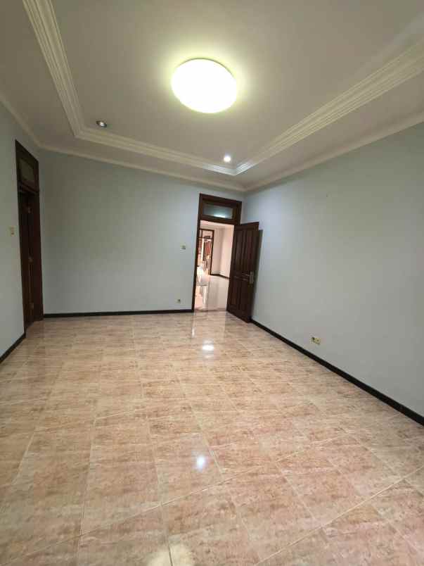 dijual rumah villa bukit mas monaco