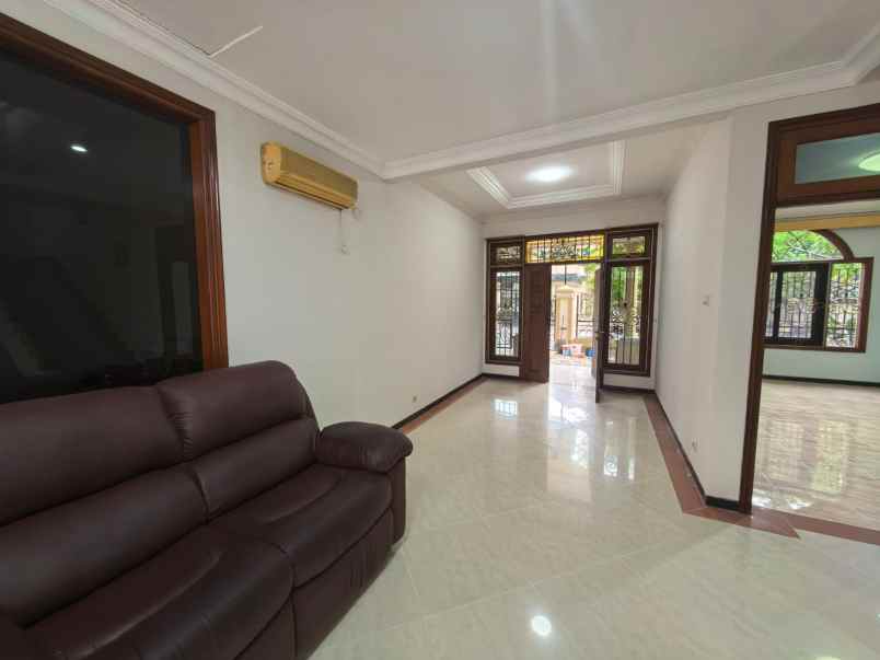 dijual rumah villa bukit mas monaco