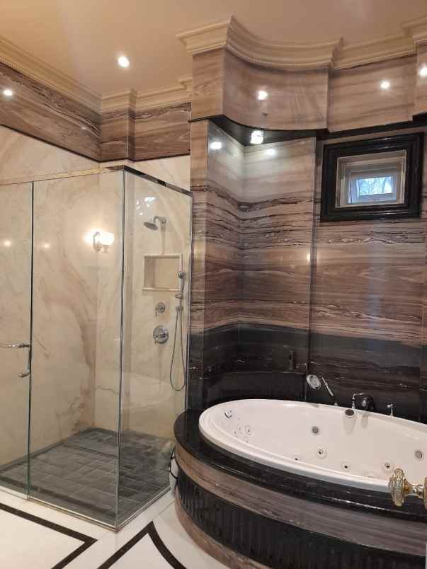 dijual rumah villa bukit regency