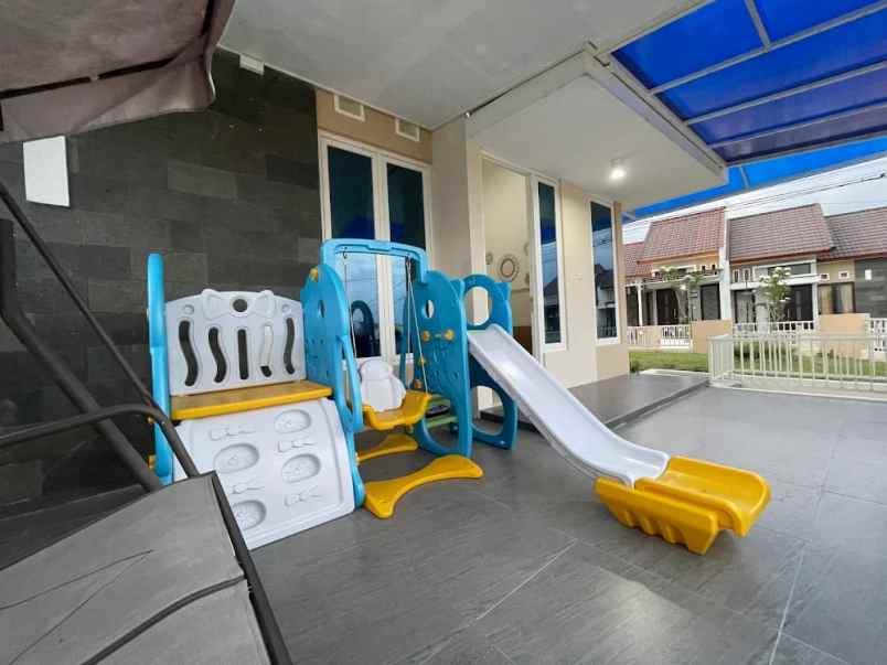 dijual rumah villa bukit tidar jalan