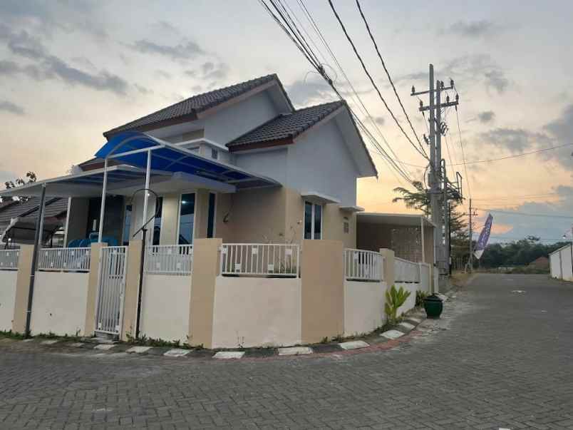 dijual rumah villa bukit tidar jalan