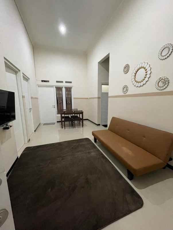 dijual rumah villa bukit tidar jalan