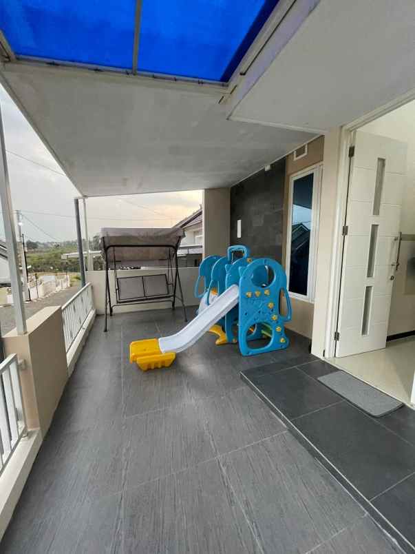 dijual rumah villa bukit tidar jalan