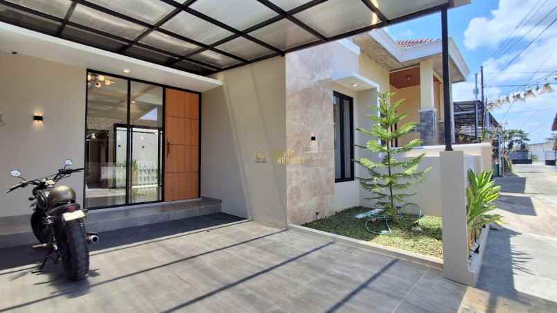 dijual rumah wedomartani ngemplak