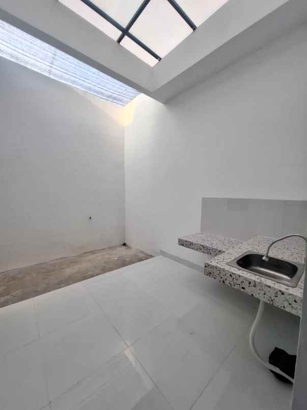 dijual rumah wirokerten