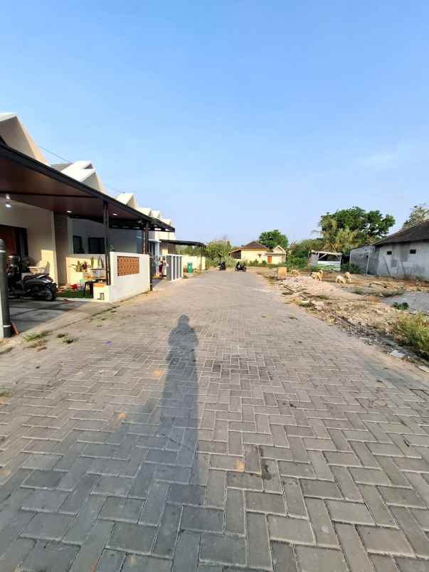 dijual rumah wirokerten