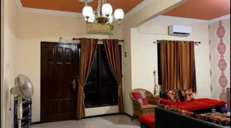 dijual rumah wisma permai regency waru