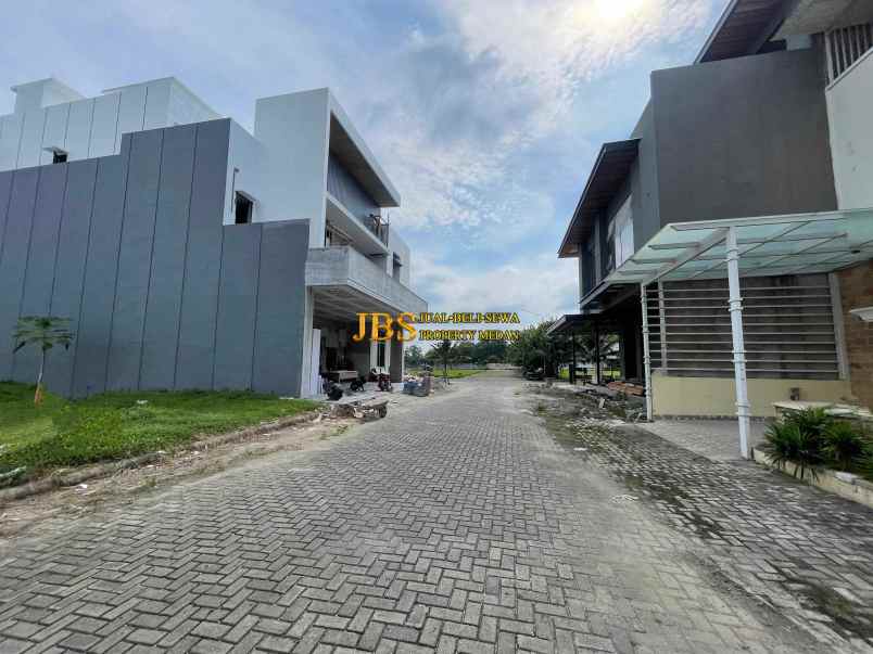 dijual tanah komplek cemara kuta jalan