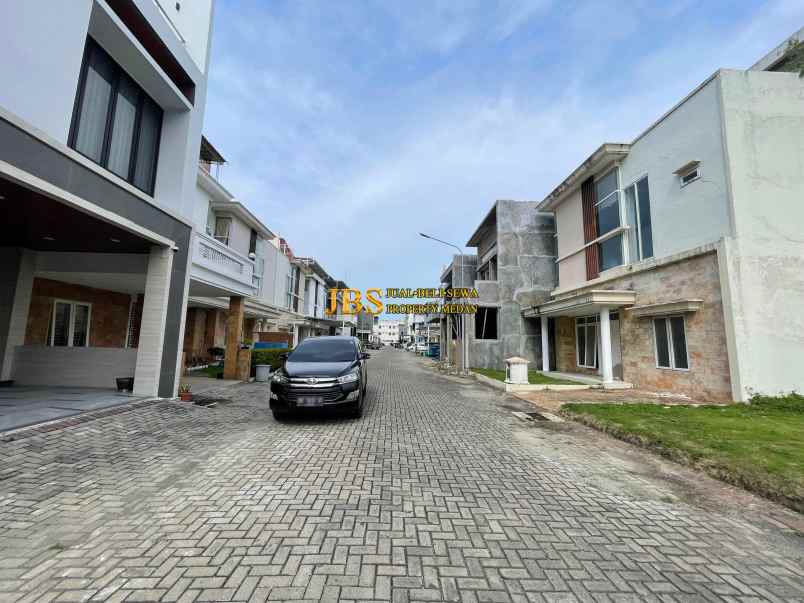 dijual tanah komplek cemara kuta jalan