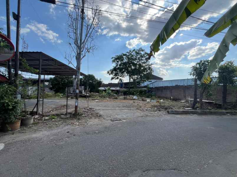 dijual tanah ponggalan selatan xt