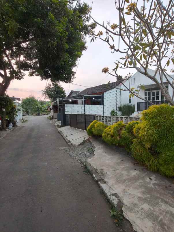 dijual tanah sd model