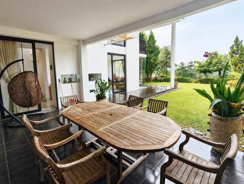 dijual villa jalan taman dayu