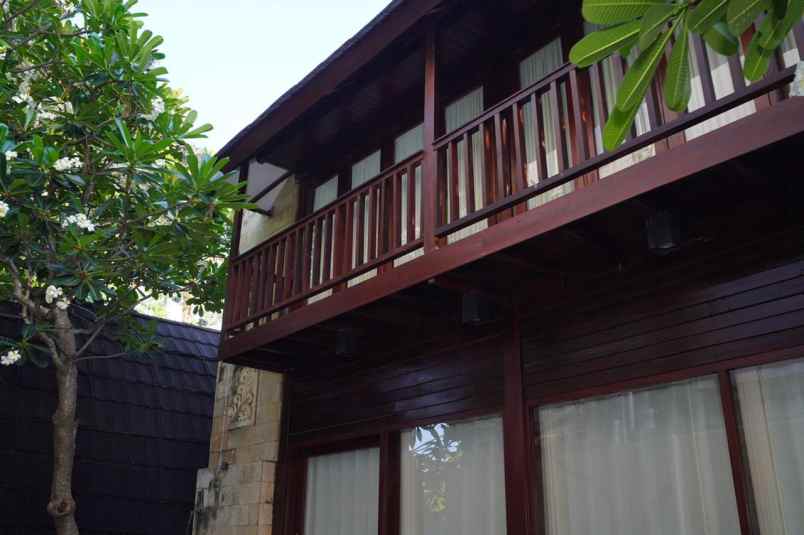 dijual villa jl gurita