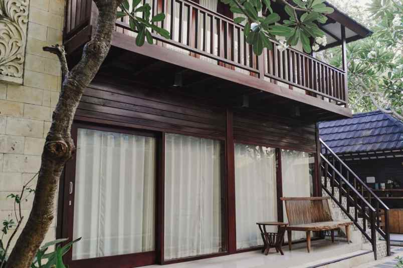 dijual villa jl gurita