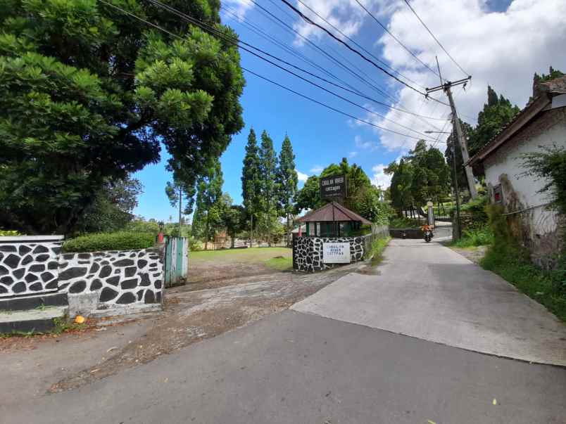 dijual villa jl padat karya