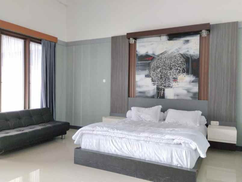 dijual villa kebumen