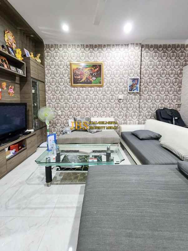 dijual villa komplek tenun indah jalan