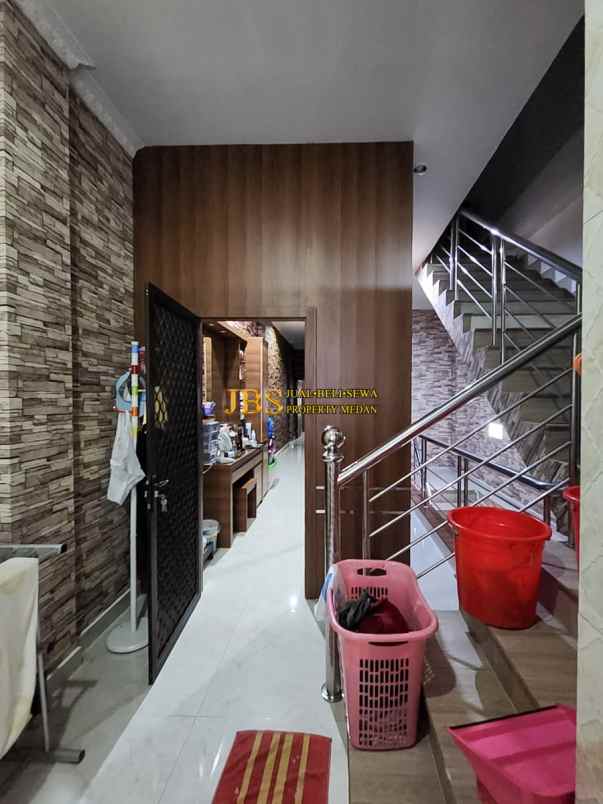 dijual villa komplek tenun indah jalan
