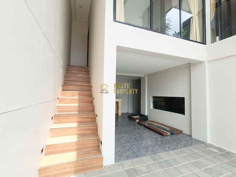 dijual villa sariharjo ngaglik sleman