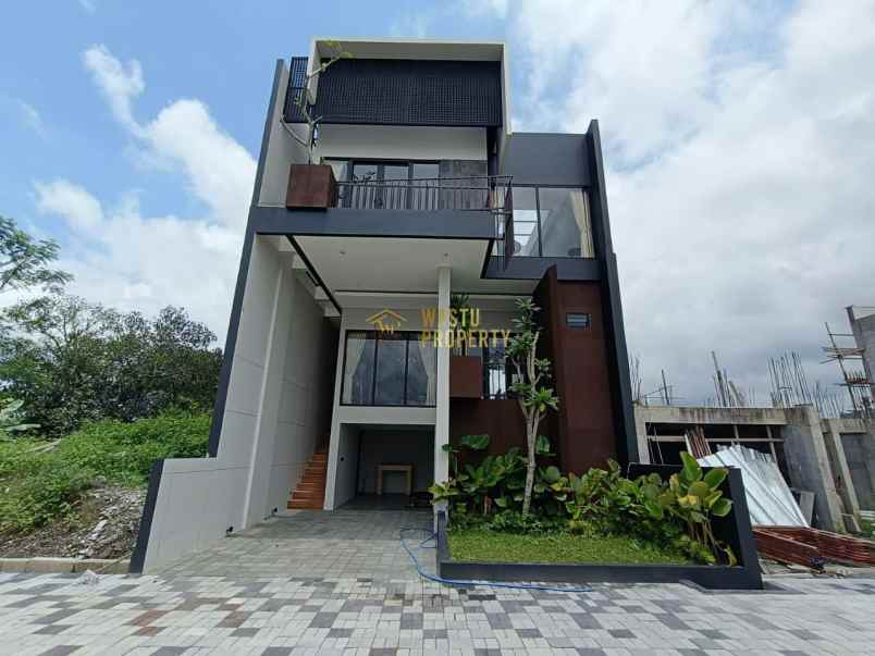 dijual villa sariharjo ngaglik sleman