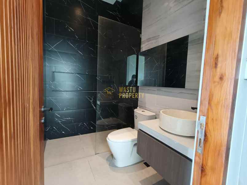 dijual villa sariharjo ngaglik sleman