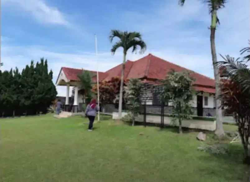 dijual villa sukajadi kec tamansari kab