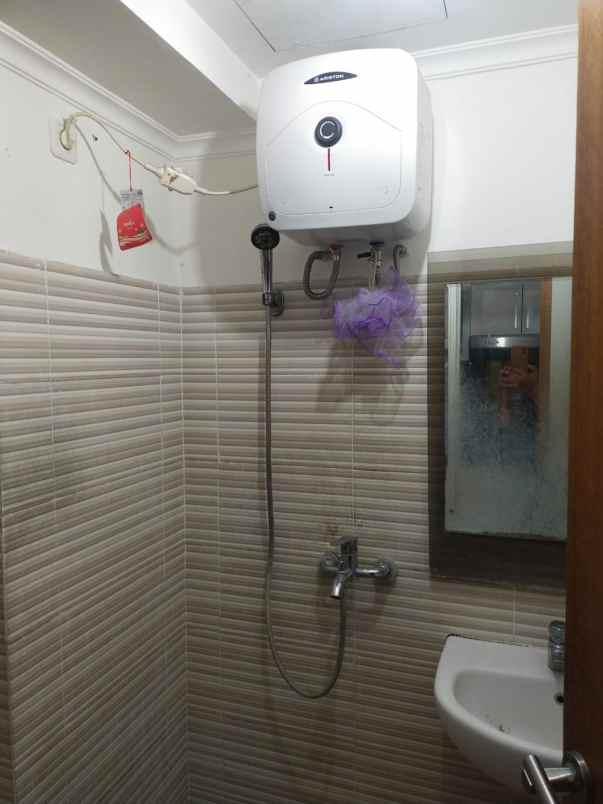 disewakan apartemen puncak bukit golf surabaya