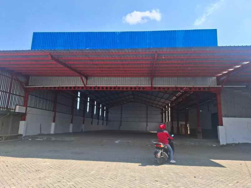 disewakan gudang di jember