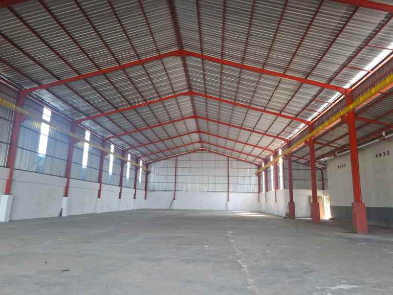 disewakan gudang di jember