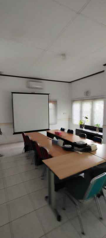 disewakan ruang kantor kerja semi furnished