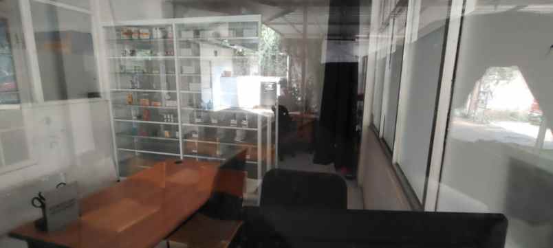 disewakan ruang kerja kantor bekas apotek