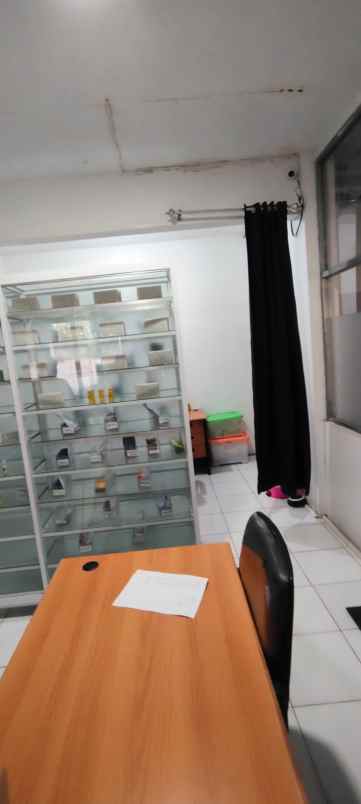 disewakan ruang kerja kantor bekas apotek