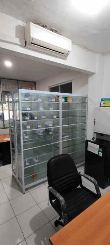 disewakan ruang kerja kantor bekas apotek