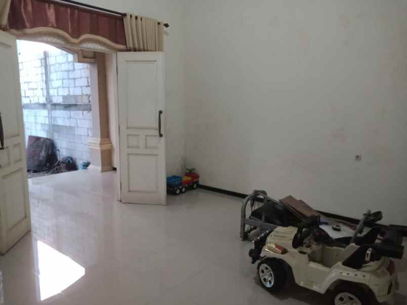 disewakan ruko gudang kantor jalan raya legundi