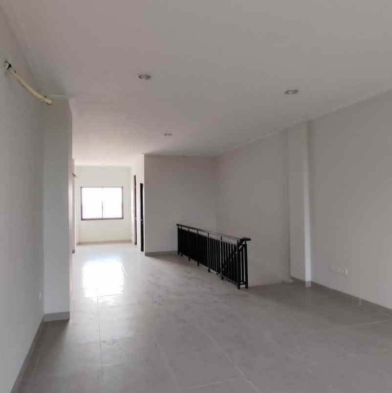 disewakan ruko mega kuningan pik2