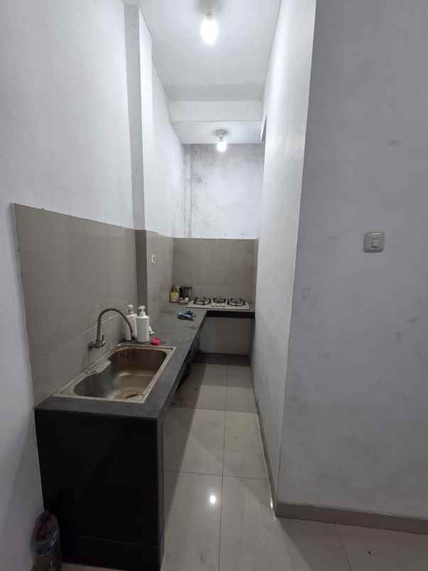 disewakan ruko royal park regency gunung anyar