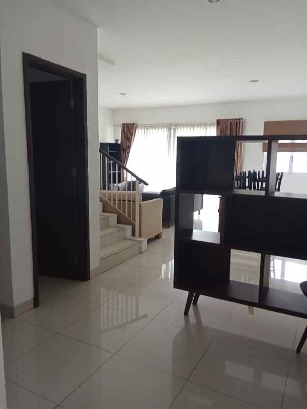 disewakan rumah cluster palm spring