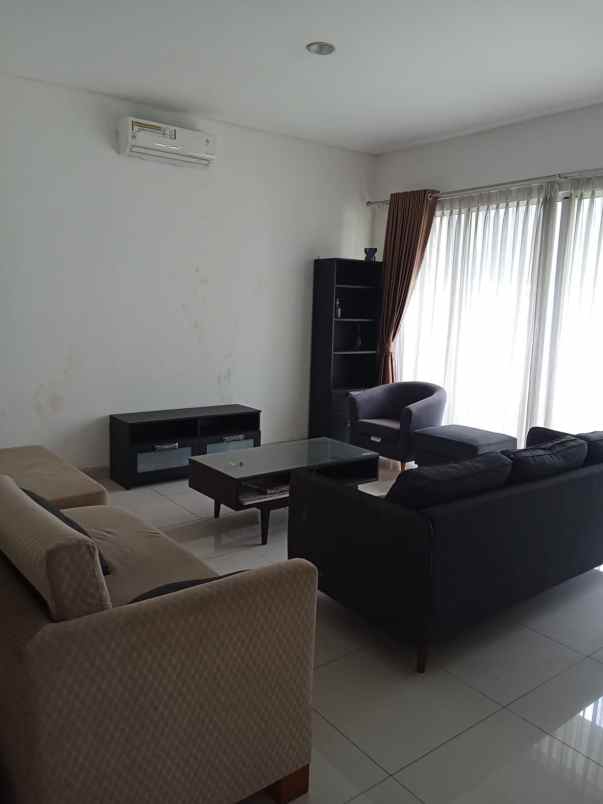 disewakan rumah cluster palm spring