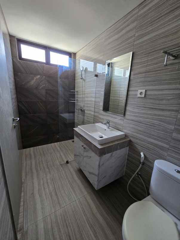 disewakan rumah cluster semayang asya jgc