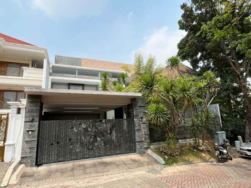 disewakan rumah di graha family bagus furnished wiyung