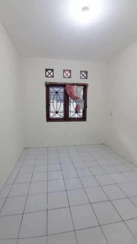 disewakan rumah duren sawit