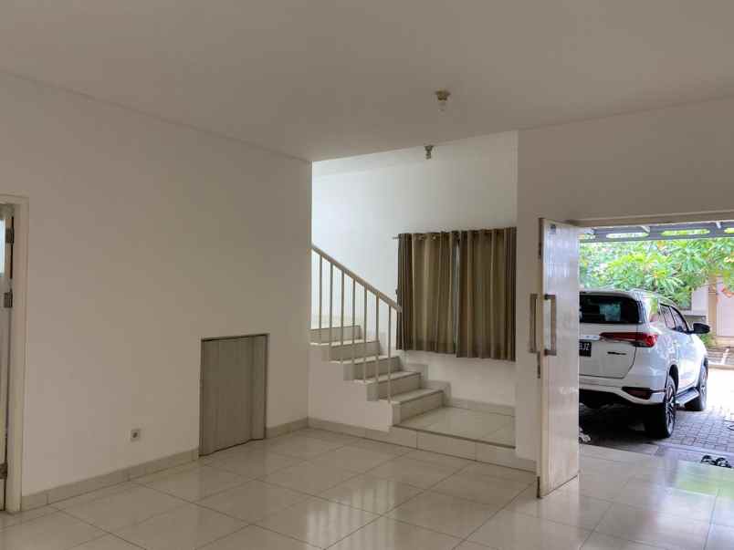 disewakan rumah jakarta garden city