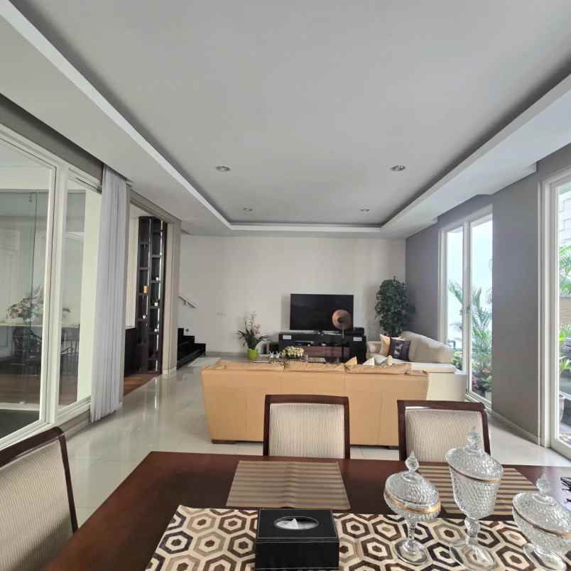 disewakan rumah jalan raffles