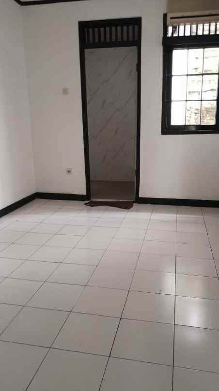 disewakan rumah jl cijerokaso gegerkalong