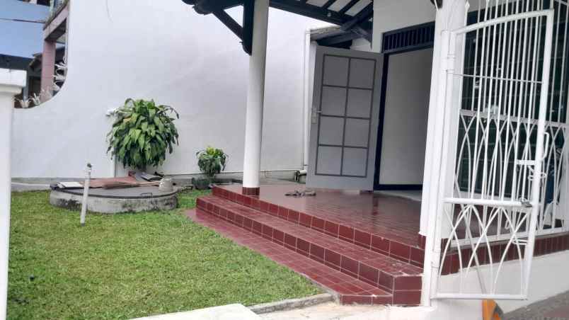 disewakan rumah jl cijerokaso gegerkalong
