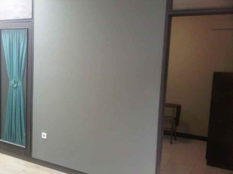 disewakan rumah kayu putih utara