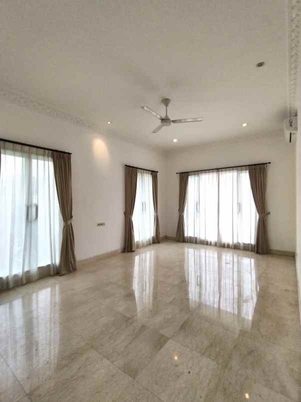 disewakan rumah kemang