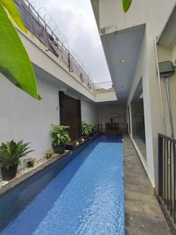 disewakan rumah kemang