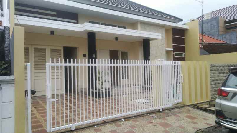 disewakan rumah manyar